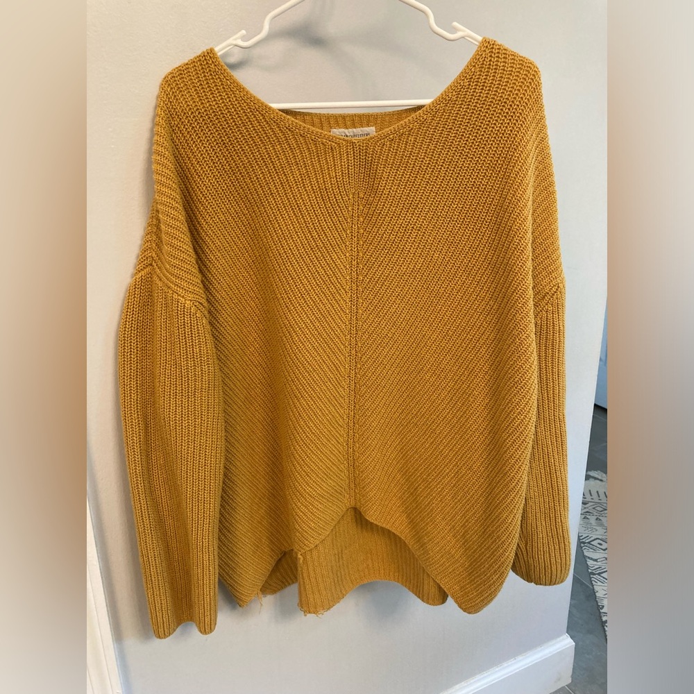 Urban Outfitters golden yellow oversized sweater womens size medium v cut hem
